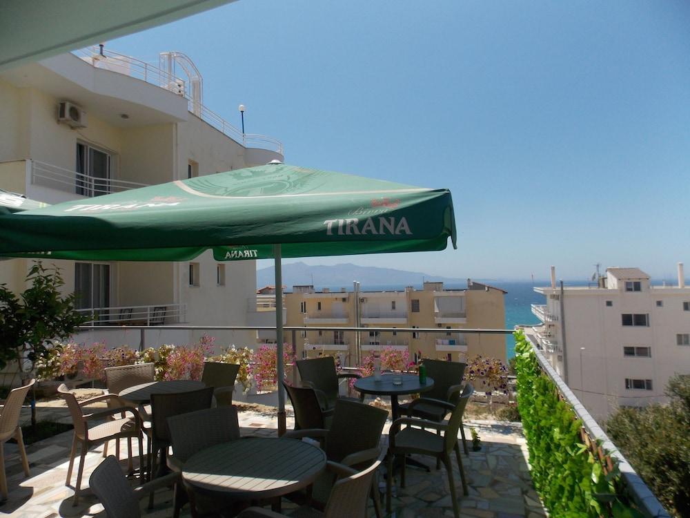 Summer Dream Hotel Sarande Bagian luar foto