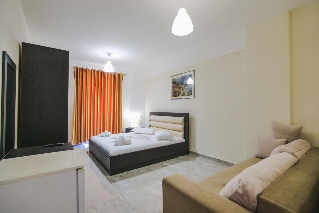 Summer Dream Hotel Sarande Bagian luar foto