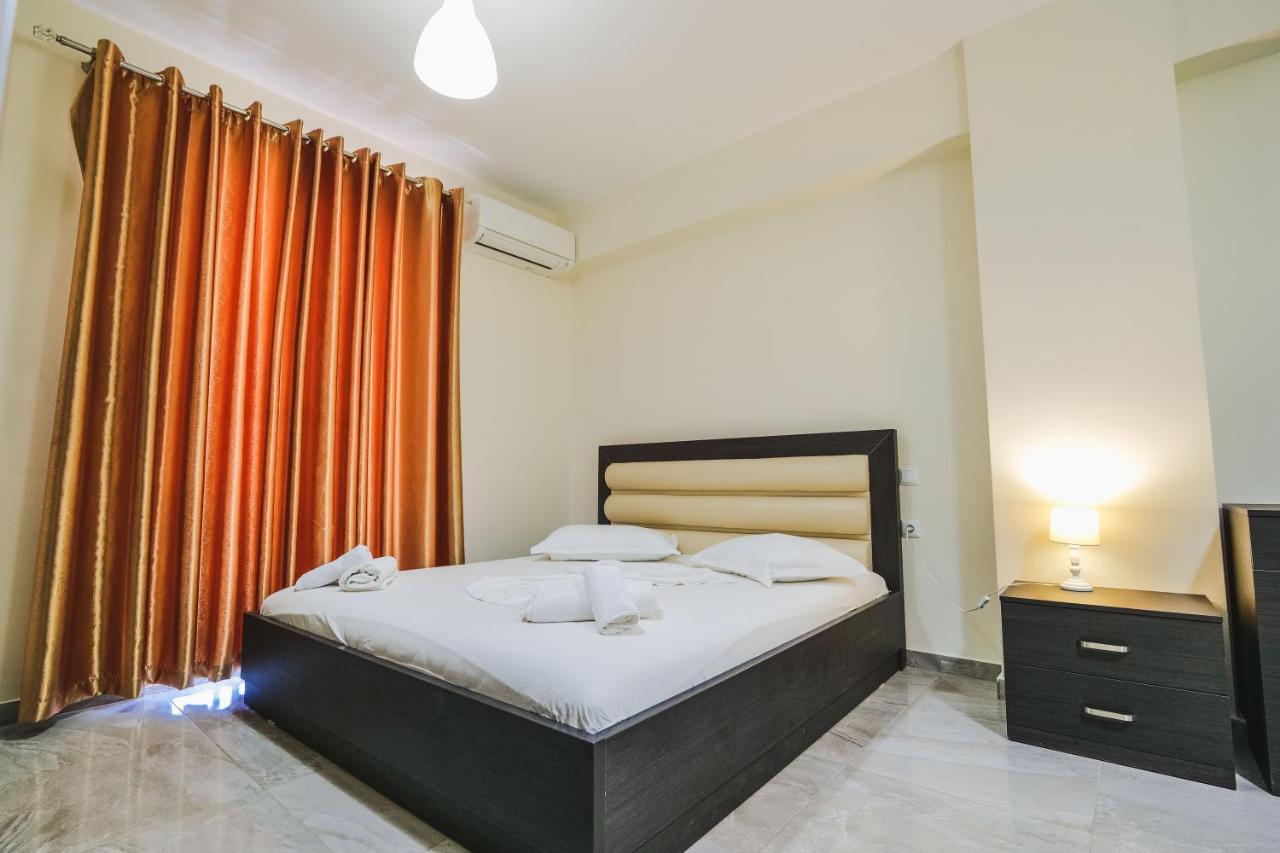 Summer Dream Hotel Sarande Bagian luar foto