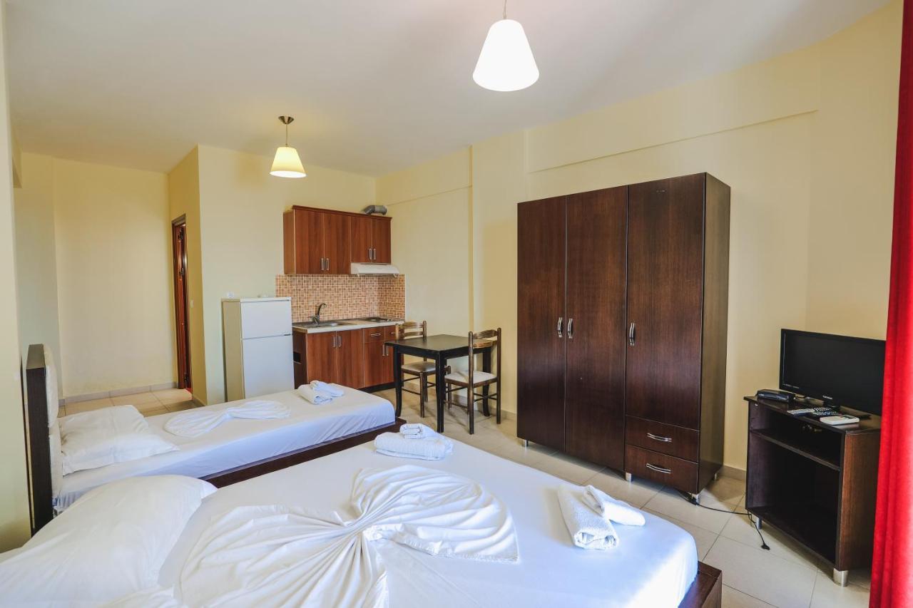 Summer Dream Hotel Sarande Bagian luar foto