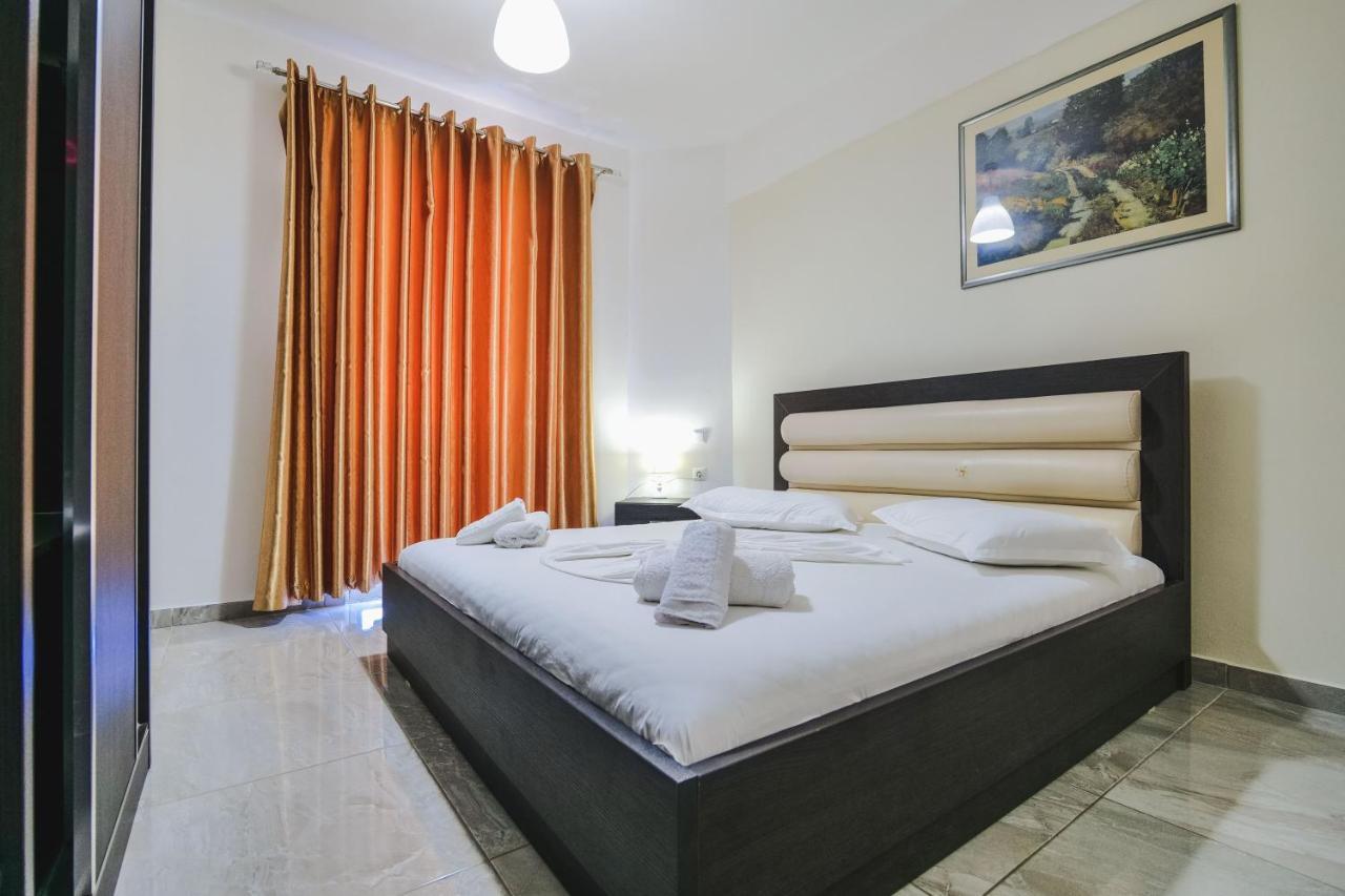 Summer Dream Hotel Sarande Bagian luar foto