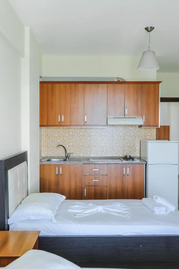 Summer Dream Hotel Sarande Bagian luar foto