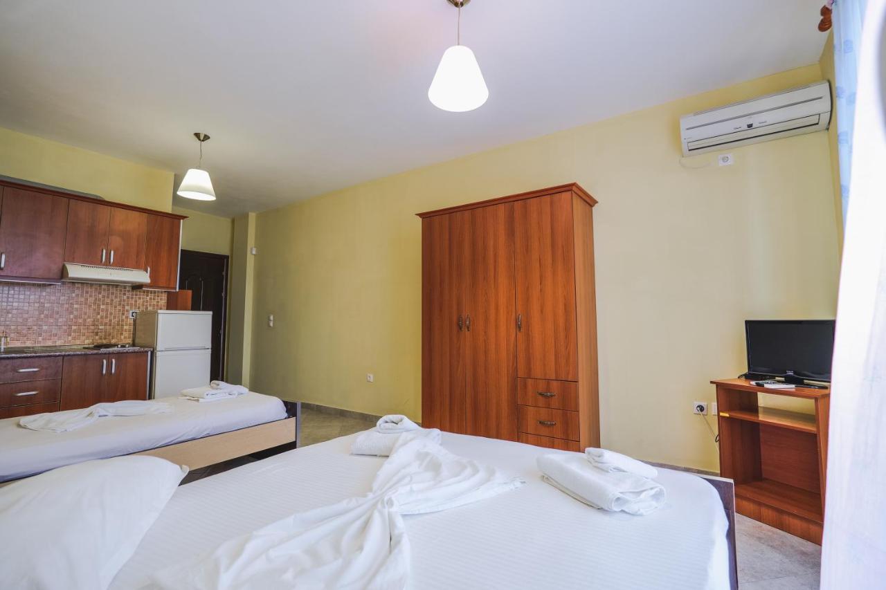 Summer Dream Hotel Sarande Bagian luar foto