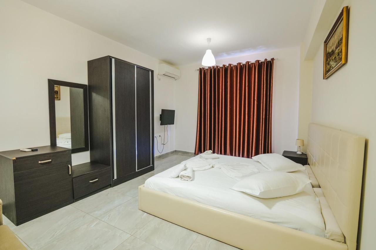 Summer Dream Hotel Sarande Bagian luar foto
