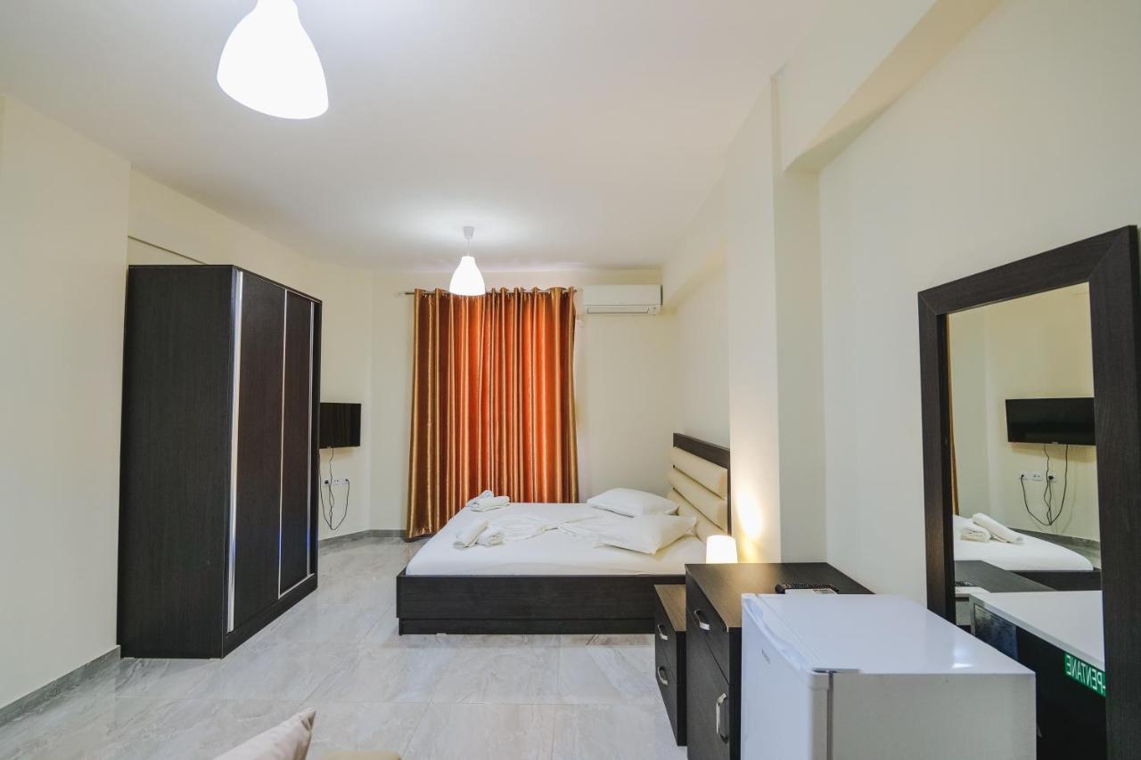 Summer Dream Hotel Sarande Bagian luar foto