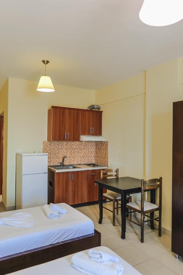 Summer Dream Hotel Sarande Bagian luar foto