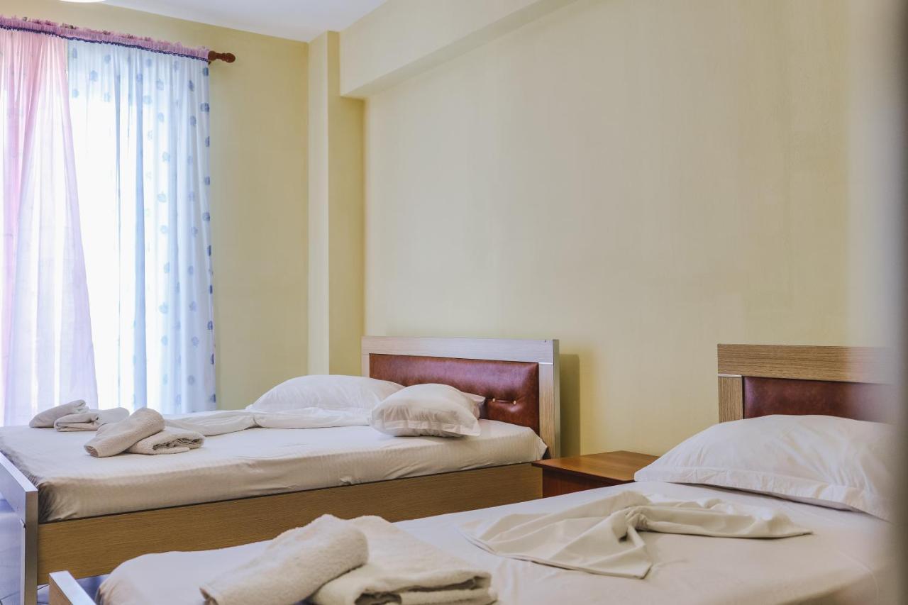 Summer Dream Hotel Sarande Bagian luar foto