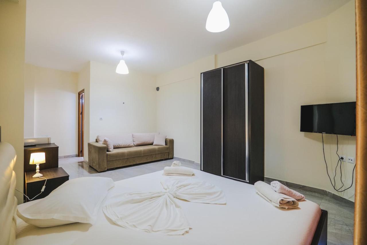 Summer Dream Hotel Sarande Bagian luar foto