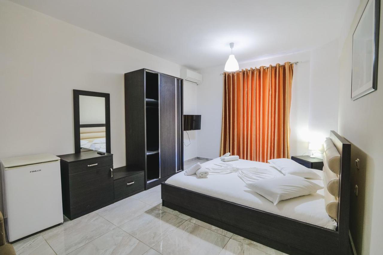 Summer Dream Hotel Sarande Bagian luar foto