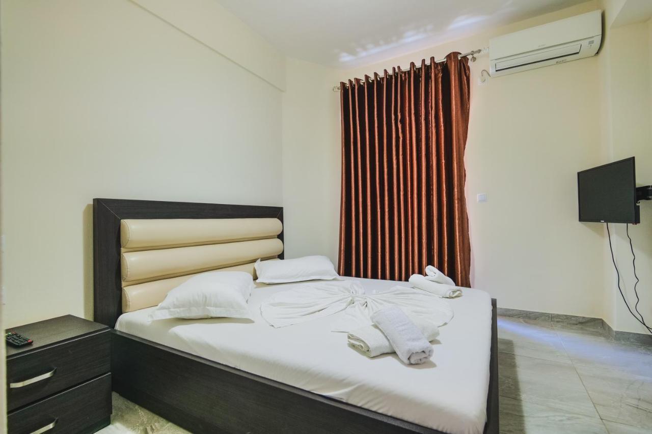 Summer Dream Hotel Sarande Bagian luar foto