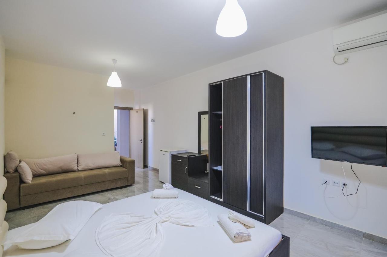 Summer Dream Hotel Sarande Bagian luar foto